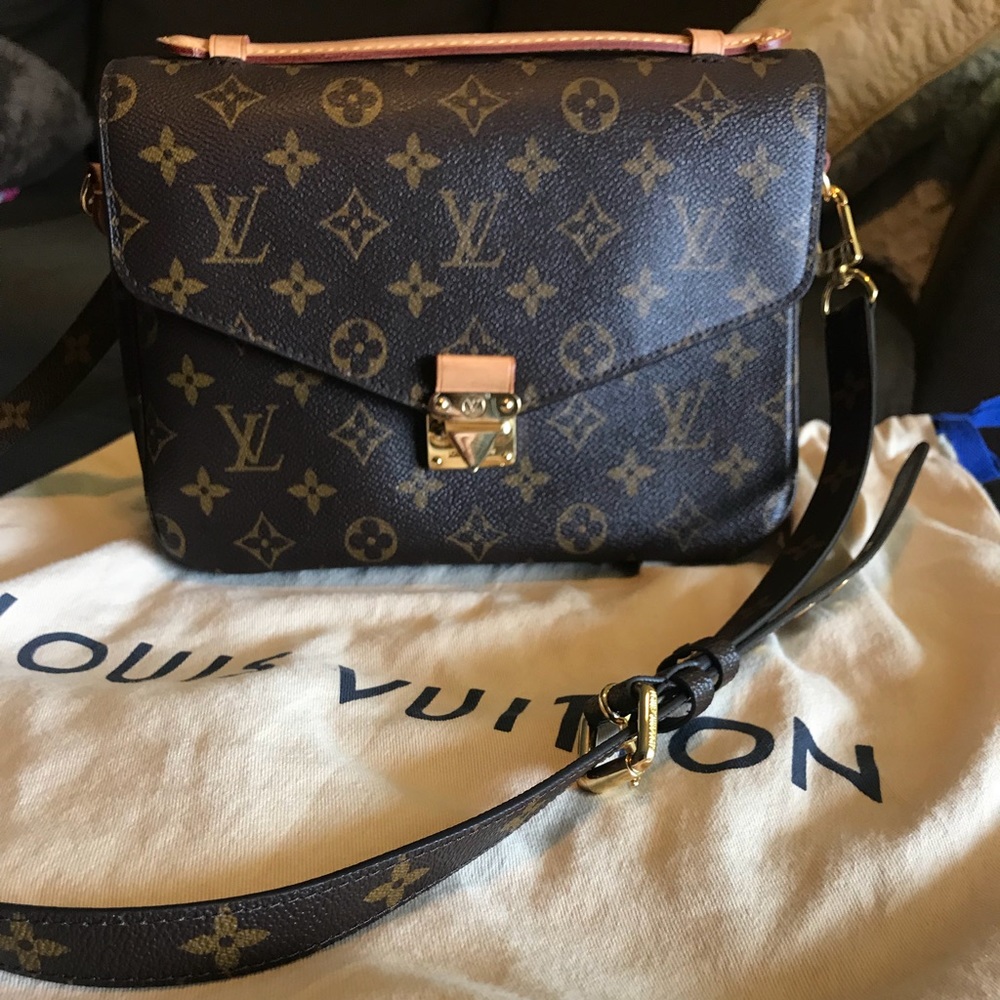 Louis Vuitton Pochette Metis